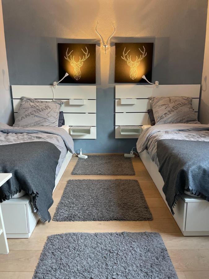 Appartment 53Qm Im Architektenhaus - 2 Schlafzimmer Mit Kueche Und Bad, Nur 2Min Von A8 - Ruhig Und Modern Irschenberg Luaran gambar