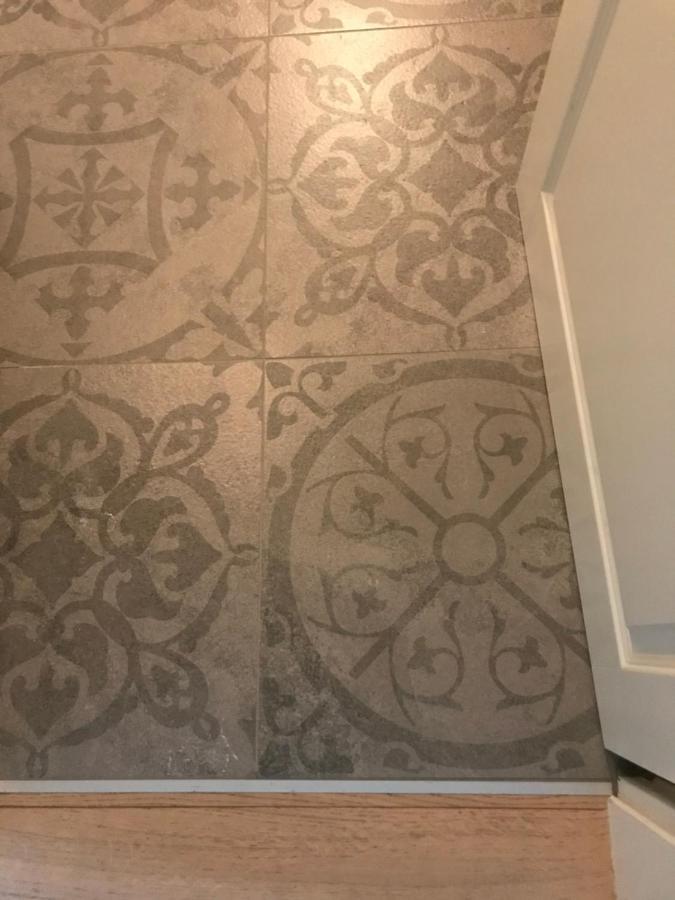 Appartment 53Qm Im Architektenhaus - 2 Schlafzimmer Mit Kueche Und Bad, Nur 2Min Von A8 - Ruhig Und Modern Irschenberg Luaran gambar