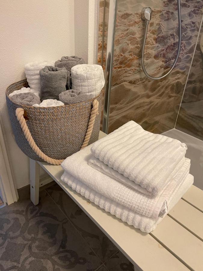 Appartment 53Qm Im Architektenhaus - 2 Schlafzimmer Mit Kueche Und Bad, Nur 2Min Von A8 - Ruhig Und Modern Irschenberg Luaran gambar